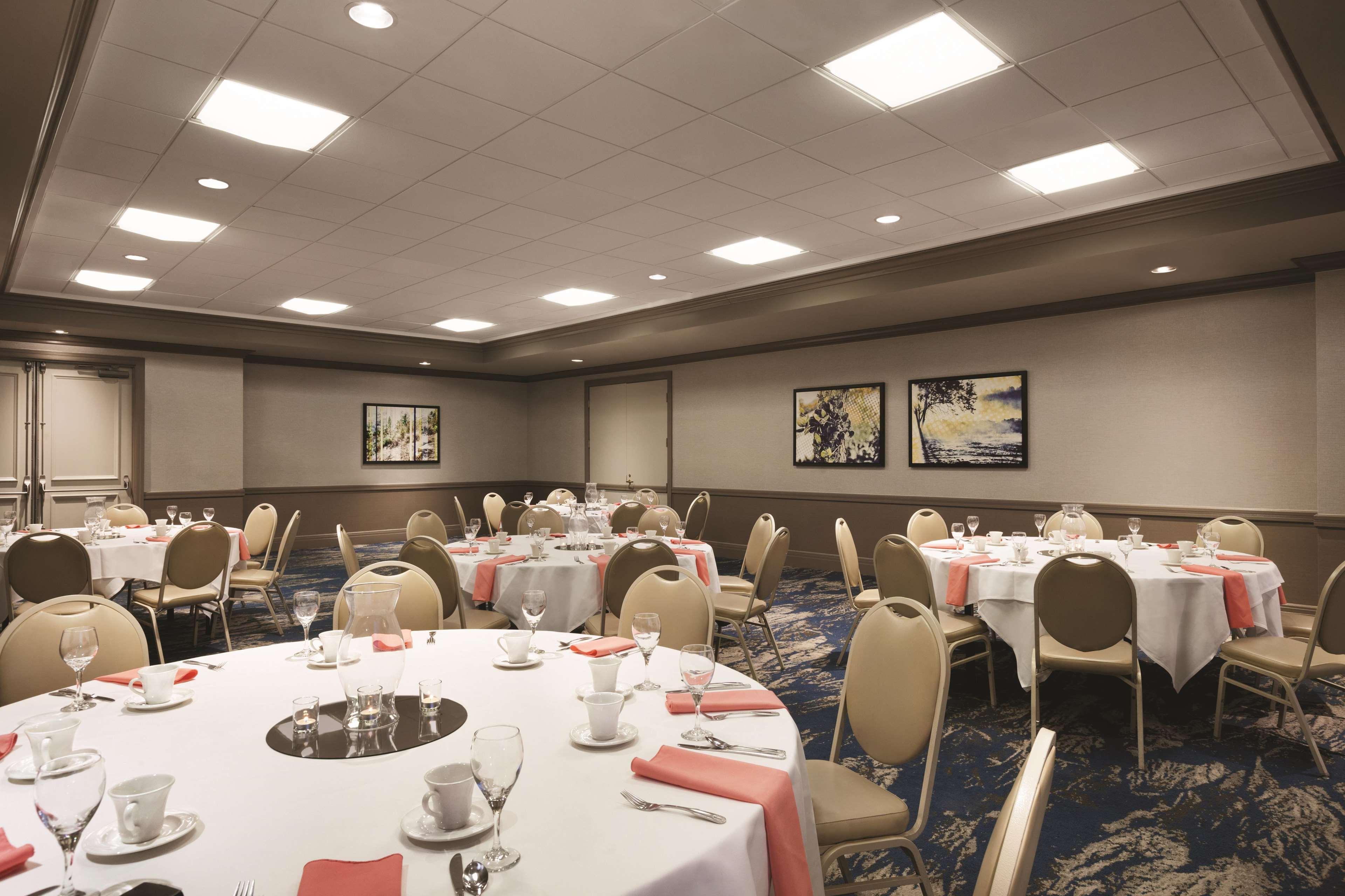 Embassy Suites By Hilton Brea - North Orange County Экстерьер фото