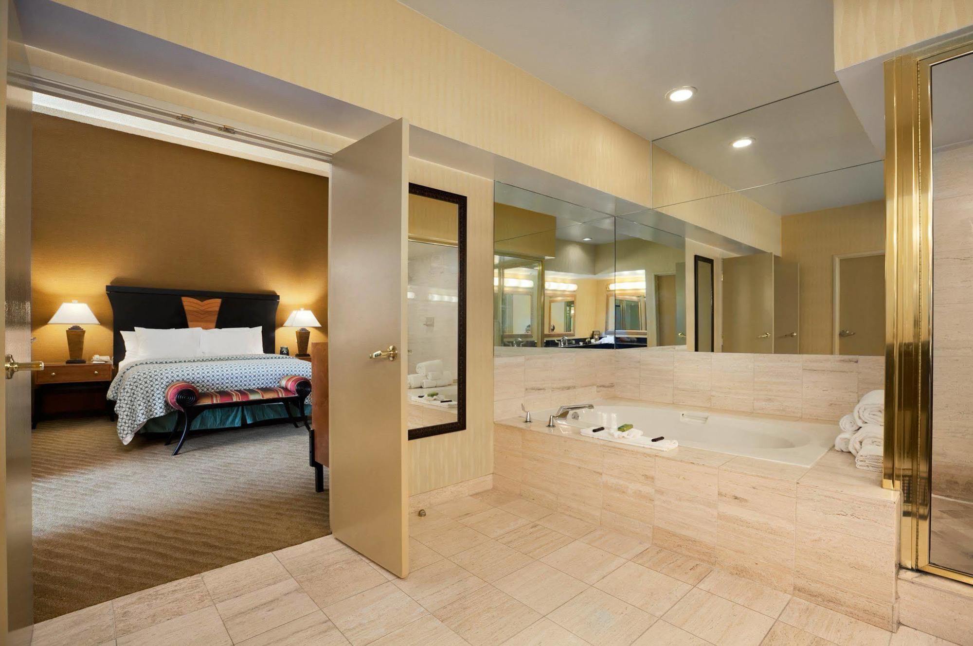 Embassy Suites By Hilton Brea - North Orange County Экстерьер фото